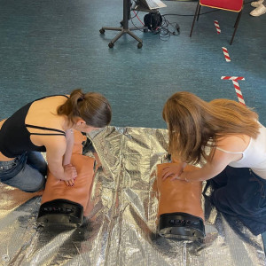 1. Hilfe Kurs für die Jugendlichen der EJVIN