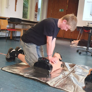 1. Hilfe Kurs für die Jugendlichen der EJVIN